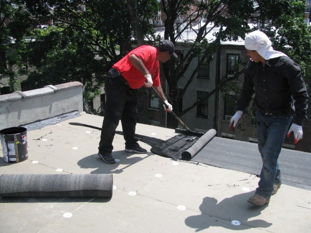 Whom Should You Hire As Your Roofing Contractor?